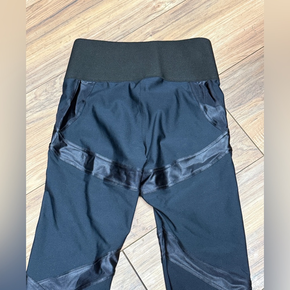 Black Athletic compression weight training Leggin… - image 2